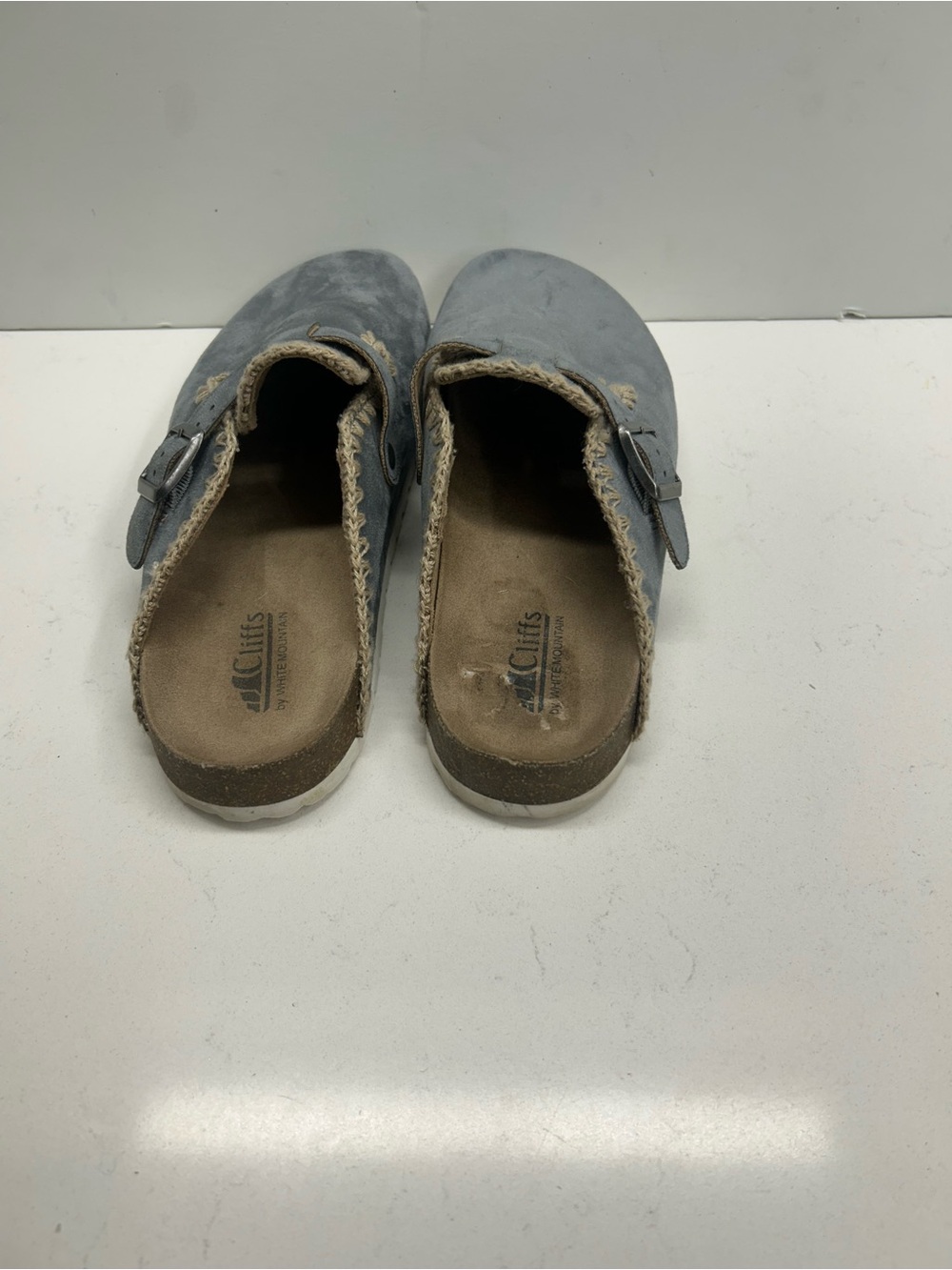 Cliffs by WHITE MOUNTAIN Gray Suede Slip-On Clogs with Beige Trim - Picture 3 of 4